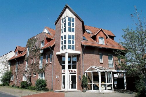 Hotel Am Braunen Hirsch, Забронировать Отель Целле Люнебургская пустошь, рядом с Круглосуточный музей искусств
