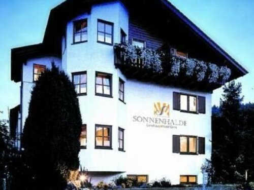 Landhotel Sonnenhalde, Забронировать Отель Бад-Болль Swabian Alps