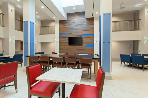 Holiday Inn Express West Los Angeles by IHG, Забронировать Отель Отели Los Angeles Beach Cities с парковкой, Парковка