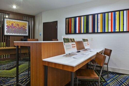 Holiday Inn Express & Suites - Painesville - Concord by IHG, Reserva ahora Hotel Concord Ohio