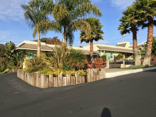 Beach Bungalow Inn and Suites, Забронировать Мини-отель Морро-Бэй San Luis Obispo County