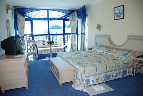 Chaika Beach Resort, Забронировать Курортный отель Отели Солнечного берега с парковкой, рядом с Аквапарк Action, Парковка