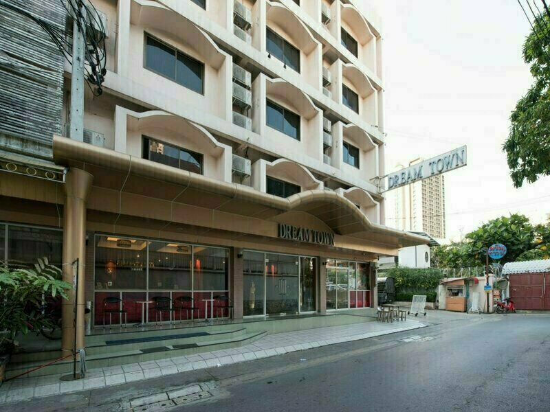 Dream Town Pratunam Hotel