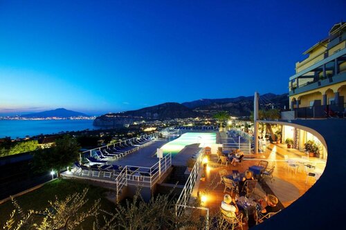 Art Hotel Gran Paradiso, Book Hotel Napoli Campania