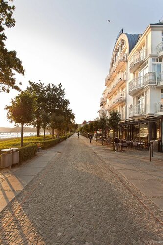 Hotel AM MEER & Spa, Забронировать Курортный отель Отели земли Мекленбург-Передней Померания с бассейном, Бассейн