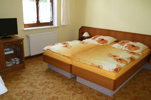 Pension Engelhardt, Забронировать Отель Отели Кведлинбург 3 звезды, 3*