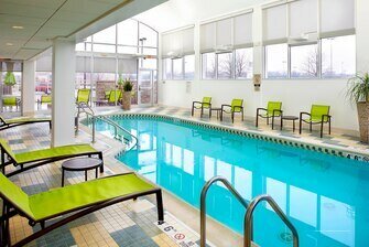 SpringHill Suites by Marriott Chicago Waukegan/Gurnee, Varaa Hotelli Hotellit Illinois uima-altaalla, Uima-allas