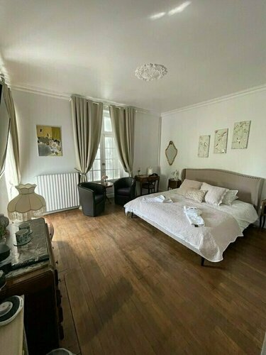 Vue du Château dExcideuil en chambres, Забронировать Отель «постель и завтрак» Экссидёй 
