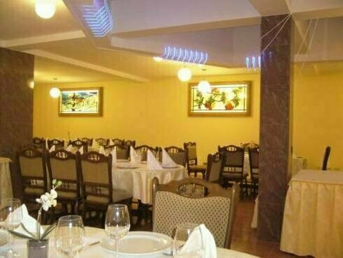Hotel Perla, Забронировать Отель Отели Трансильвании с завтраком, Завтраки