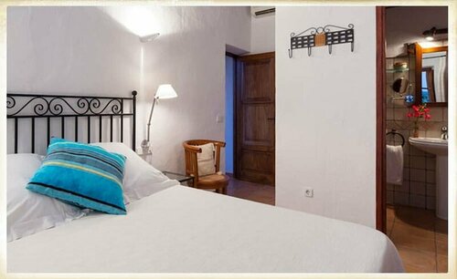 Agroturisme Can Planells, Book Vacation Home Hotels in Ibiza with Parking, Parking