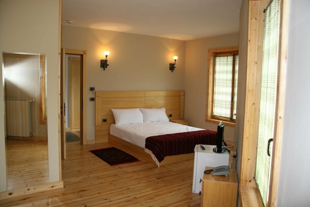 Natyral Razma Resort