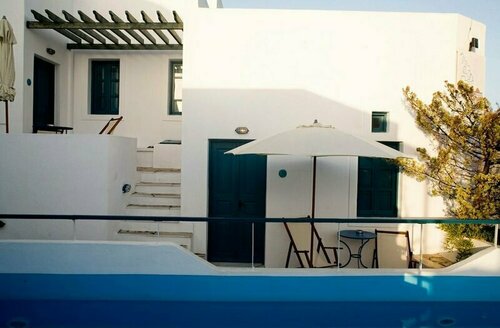 Oia's Sunset Apartments