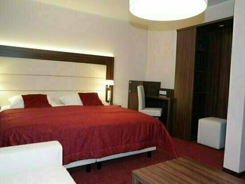 Hotel - Restaurant Zum Hollengrund, Book Hotel Heeslingen Niedersachsen