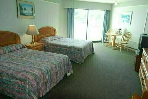 North Shore Inn, Забронировать Отель Отели Острова Ванкувера с парковкой, Парковка