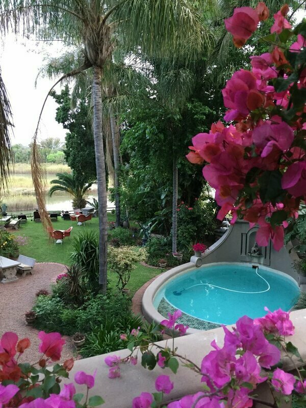 Le Must River Manor