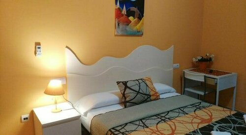 Hclub. Castelldefels, Забронировать Отель Кастельдефельс Baix Llobregat, рядом с Британская школа Барселоны