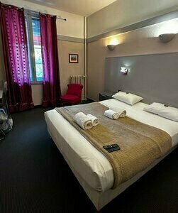 Terminus, Book Hotel Esquieze-Sere Languedoc-Roussillon