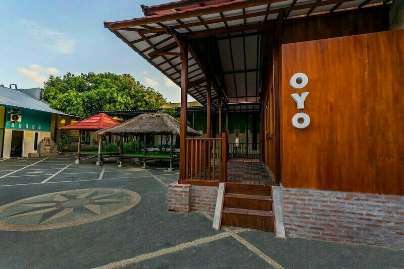 OYO 1427 Azzahra Guest House Syariah