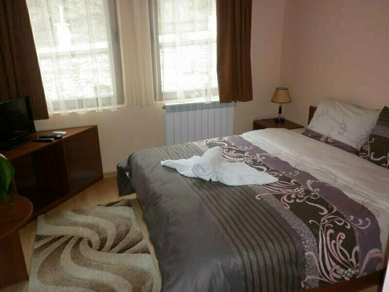 Semeen Hotel Han Dyavolski Vodi