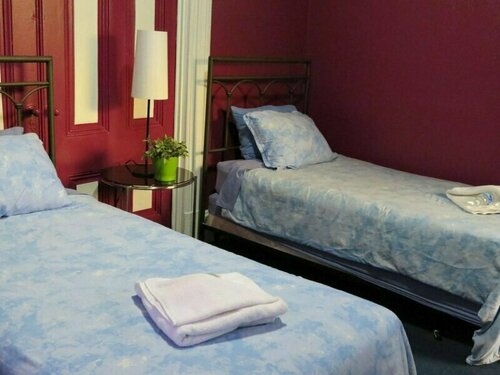 Gaslamp Hostel, Забронировать Хостел Отели Сан-Диего с парковкой, рядом с Конференц-центр Сан-Диего, Парковка