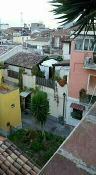 Bnb San Barnaba, Забронировать Отель Отели Катании с парковкой, рядом с Кафедральный собор Катании, Парковка