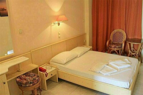 Ellinis Hotel, Забронировать Отель Отели Ханья с завтраком, рядом с Мечеть Киутсука Хасана, Завтраки