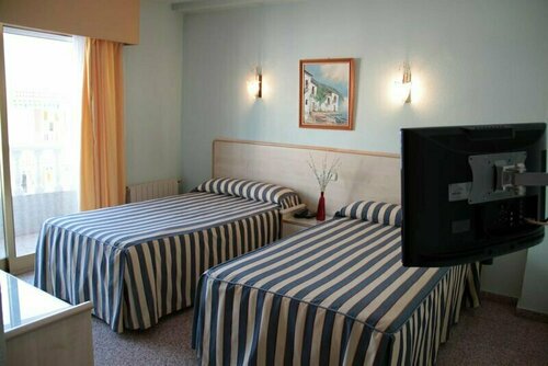 Hotel Mediterráneo, Забронировать Отель Отели и гостиницы Гвардамар-дель-Сегура, Отель
