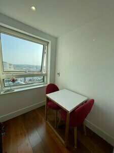 Lovely Studio Flat With Pool - Canary Wharf