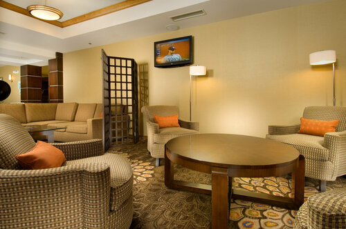 Holiday Inn Express & Suites Alexandria - Fort Belvoir, an IHG Hotel, Prenota Hotel Alexandria 