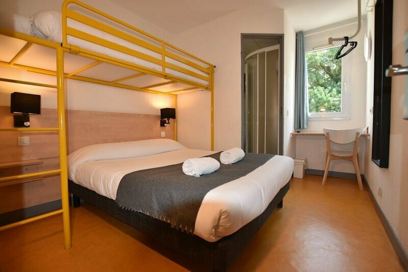 Hotel akena face west