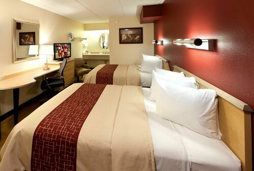 Red Roof Inn Florence - Civic Center, Забронировать Отель Отели Южной Каролины с парковкой, Парковка