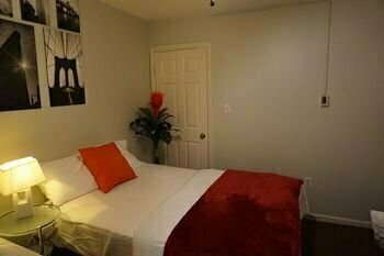 The Rockaway House Hotel, Book Hotel  