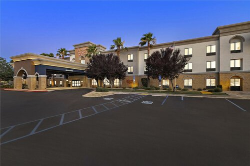 Hampton Inn & Suites Lancaster, Book Hotel Lancaster Californien