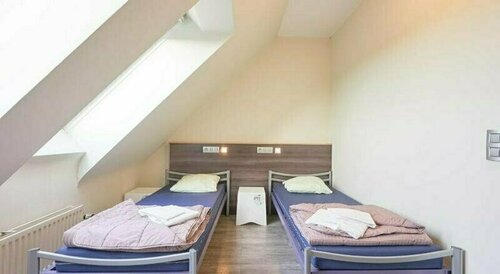 Generation Europe Youth Hostel, Prenota Ostello Hotel economici a Flanders