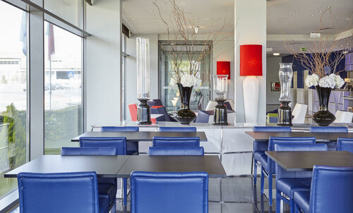 Holiday Inn Express Lisbon Alfragide, Book Hotel Hoteller i Lisbon Region med parkering, Parkering