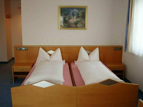 Pension Demmel, Varaa Hotelli Bruckmuhl Chiemgau