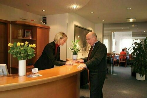 Hotel Zeppelin®, Забронировать Отель Отели в центре Фридрихсхафен, в центре