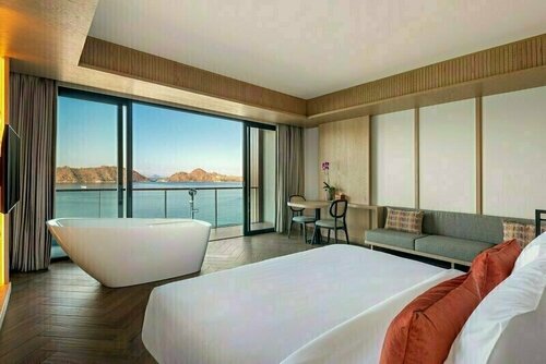 Katamaran Hotel & Resort Komodo, Забронировать Курортный отель Бизнес-отели Лабуан-Баджо, 4* 5*