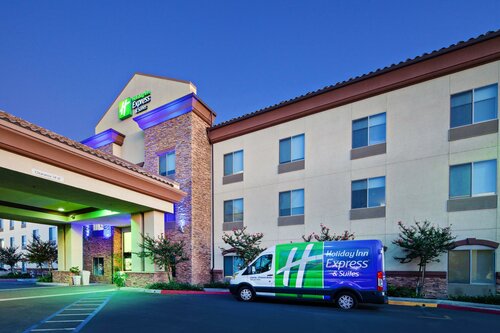 Holiday Inn Express & Suites Clovis Fresno Area by IHG, Забронировать Отель Фресно штат Калифорния
