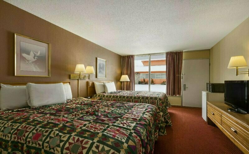 Days Inn by Wyndham White House