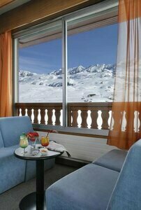 Hôtel Eliova Le Chaix, Book Hotel Hoteller i Rhône-Alps med parkering, Parkering