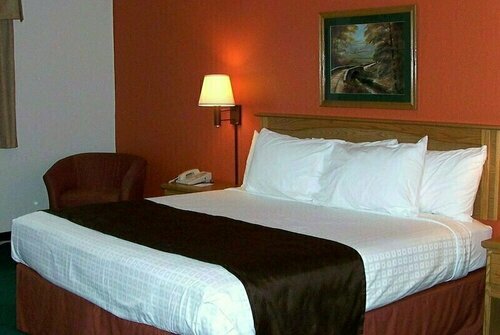 Holiday Inn Express Garden City East by Ihg, Varaa Hotelli Hotellit Kansas pysäköinnillä, Pysäköinti