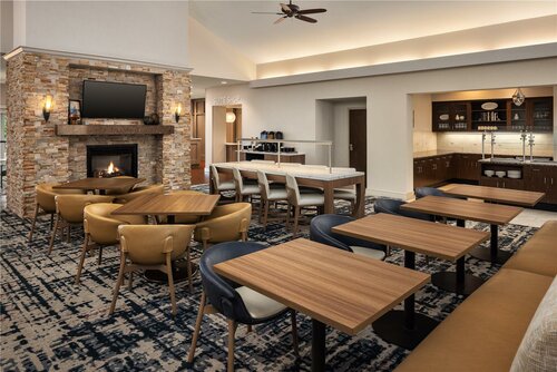 Homewood Suites New Brighton, Забронировать Отель Отели Розвилл с парковкой, Парковка