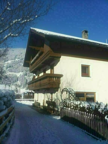 Haus Brugger, Book Hotel Hoteller i Tyrol med parkering, Parkering