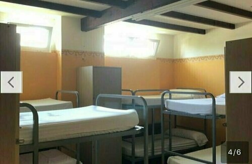 Albergue Turistico Playa de Berria, Забронировать Отель Отели Сантонья с парковкой, Парковка