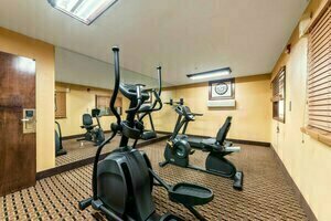 Quality Inn, Забронировать Отель Клеммонс Северная Каролина