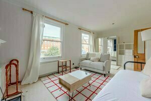 Spacious and Serene 1 Bedroom Flat in Ravenscourt Park