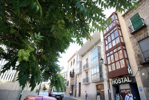 Hostal Caballeros, Забронировать Хостел Недорогие отели Сория, рядом с Дворец графов Гомара, недорого