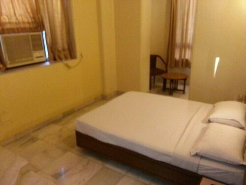 HOTEL ASHRAY INTERNATIONAL, SION - Near BKC, Забронировать Отель Отели штата Махараштры с завтраком, Завтраки