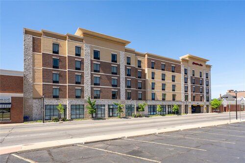 Hampton Inn by Hilton Detroit Dearborn, MI, Buchen Sie Hotel Dearborn 